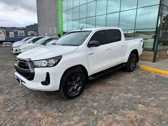 TOYOTA HILUX 2.8 D-4D TURBO DIESEL CD SR 4X4 AUTOMÁTICO TOYOTA HILUX 2.8 D-4D TURBO DIESEL CD SR 4X4 AUTOMÁTICO